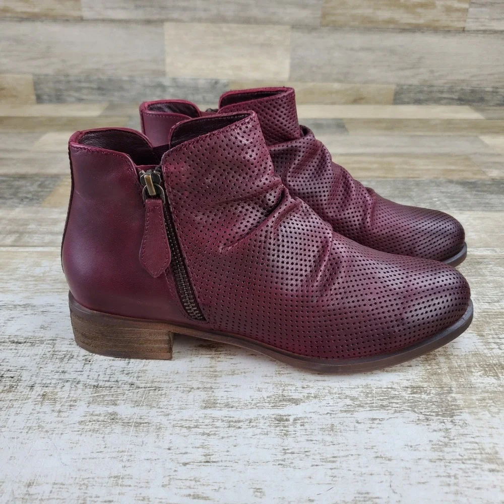 Coldwater Creek Aledo Womens Ankle Booties Sz 6.5 M Wine Leather Side Zipper